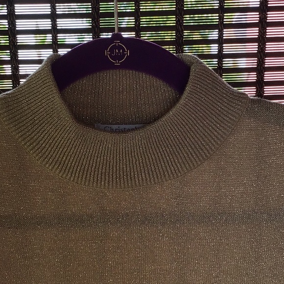 Top - Picture 2 of 3